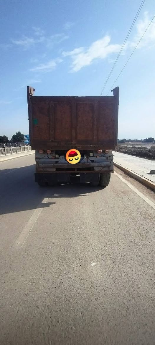 سلام عليكم  سياره فالفو للبيع سياره خير من الله جاهزه للعمل تخم تاير محركها خير من الله  لا بخار وله تنقيص شاصي مكفول  رقم نكليزي بسمي سعر20وبيه مجال للشراي ويدلل تصال ***********
