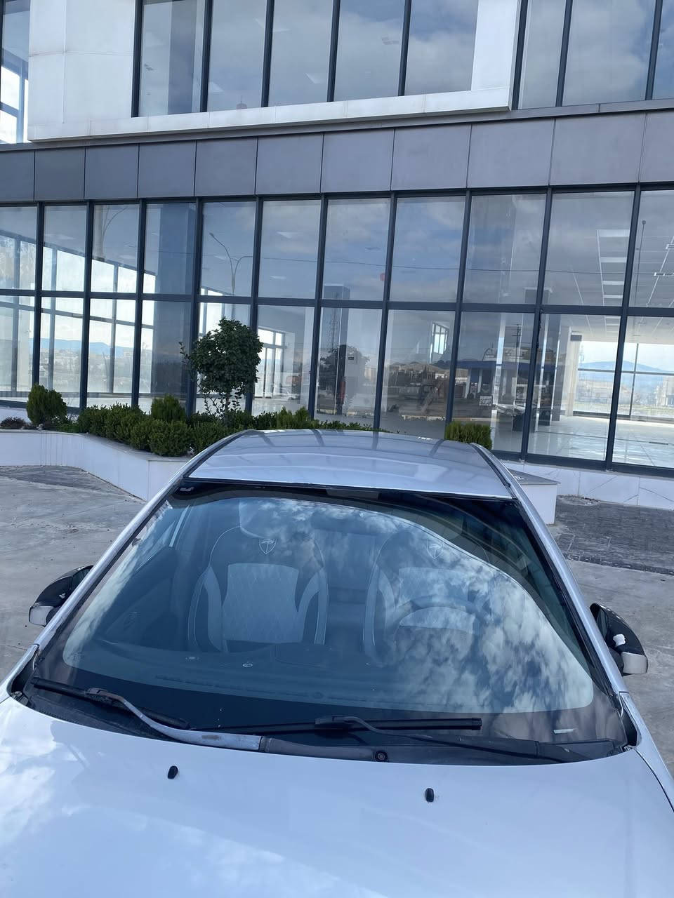 ئاڤانتی ٢٠٠٦ بریک بەستراو
کوشن هیتەر کامل مەسروف کراوا  تەبریت کەفەر گۆراو بەشەرت لیدران بەشەرت
گیر مەکینە بەشەرت 
نموونەیە لەجوانی
شوین حاجیاوا
ژ.م(***********)
