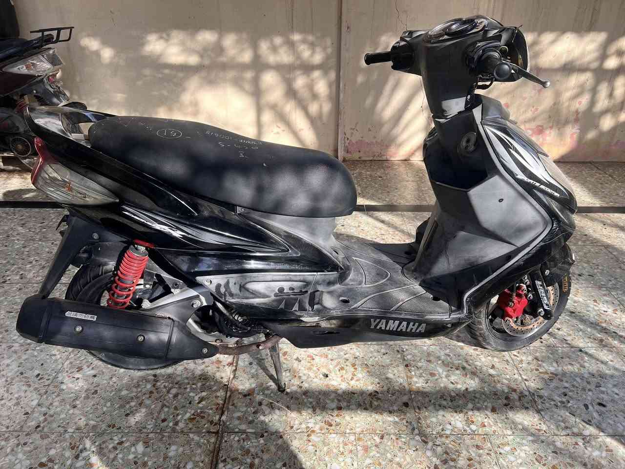 سلام عليكم
سكنس فحل نوزل خطين معلكة ولف الدراجة نضيفة شوفت عينك مملعوب بيها اوراقها موجودة مال معرض السعر 600وبيها مجال حك الجية 

العنوان بغداد قرب جزيرة بغداد السياحية 

للاتصال /***********
