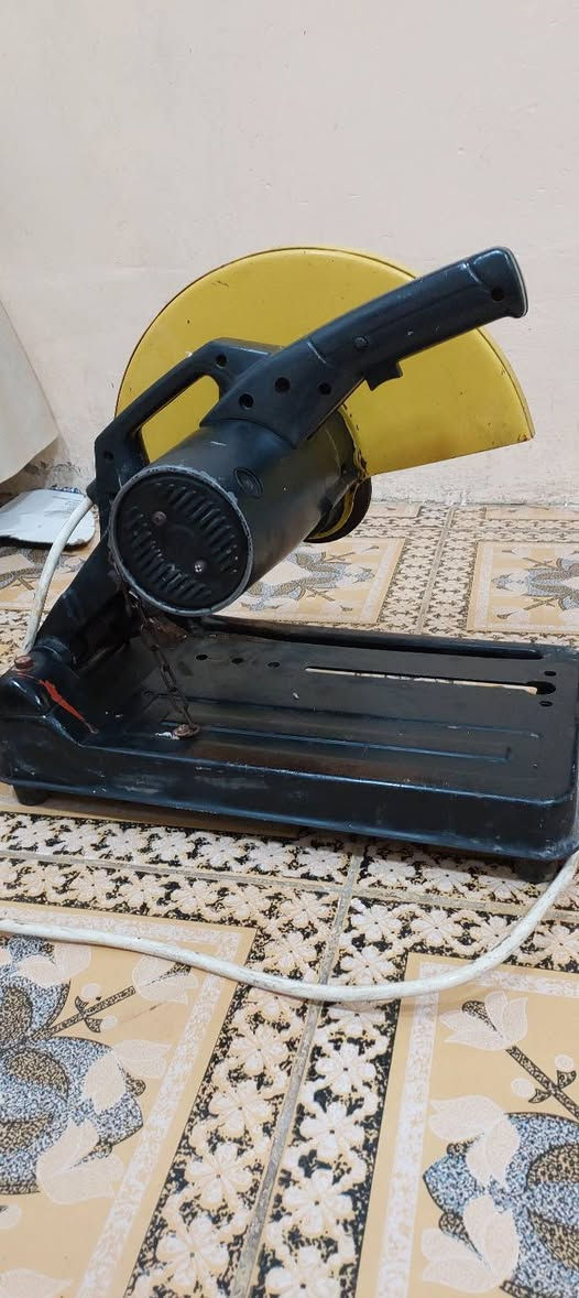 مجموعة غراض  المكان النجف تفاصيل على الخاص او الاتصال على الرقم ***********
