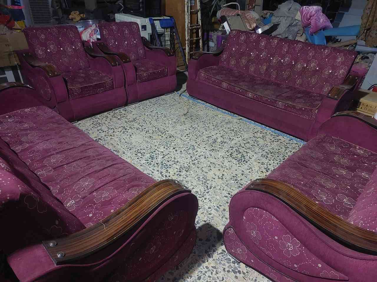 تخم ثقيل وتكمه ١٠ مقاعد  ب١٤٥
المسيب حي المعلمين٣ طريق سيد ابراهيم بعد السكه بكيلوين تقريبا بعد اسلاك الضغط العالي ب٢٠٠م 
بيت على جهة اليمنى
***********
يرجى الاتصال قبل المجيء
