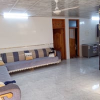 دار للبيع ويصلح مزرعة مساحة 350متر واجهة 9,5 ونزال37  شارع 8م  طابو زر...