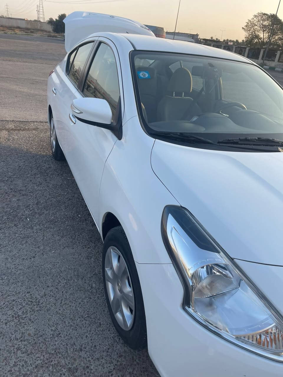 السلام عليكم للبيع نيسان سني موديل 2025 بغداد السيارة نضيفة وعلى وضع الشركة ماشية 40 الف رقم بغداد (بيها بي دي ار بسيط بالجاملغ الخلفي) والباقي مكفول سعرها 132 وبيها مجال بسط مكانها بغداد تاجي هاتف ***********///*********** 
بيهن واتس
