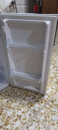 ثلاجه غرف • شبه جديد • نضافه ١٠٠٪