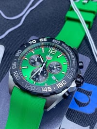 يبلغ سعر ساعة TAG Heuer Formula 1 Chronograph (الموديل الأخضر CAZ101AP...