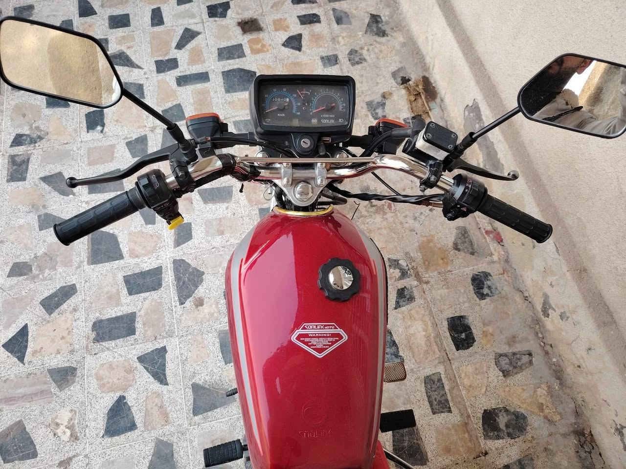 ماطور سيفان 5كير للبيع شغال مكينه شرط بس يعوزا وايرمنيه اشاير علئ بريك لايت نواقص خفيفه السعر 575وبي مجال ***********
