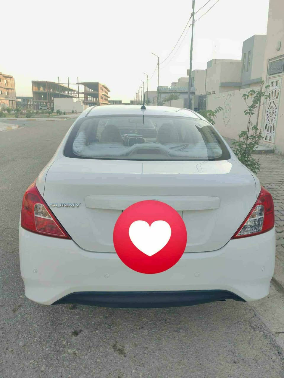 نيسان صني 2018 
ام البليتة الزركة هندية سيارة نظيفة كلش مالت موظف حتى سبيرها مانازل ماشية 100 الف فقطط
السيارة مكفولة بيها بس تكحيلة قليلة بالباب الخلفية
كير ومحرك بلادي مكفول وحدادية جديدة تخم تاير جديد قبل شهر شديته و التبريد ثلج ثلج والبانزين تنساه وحساسات خلفية ومواصفات الصني معروفة والياخذها راسه بارد مكانها النجف الاشرف
السعر 92 وبيها مجال 
***********
