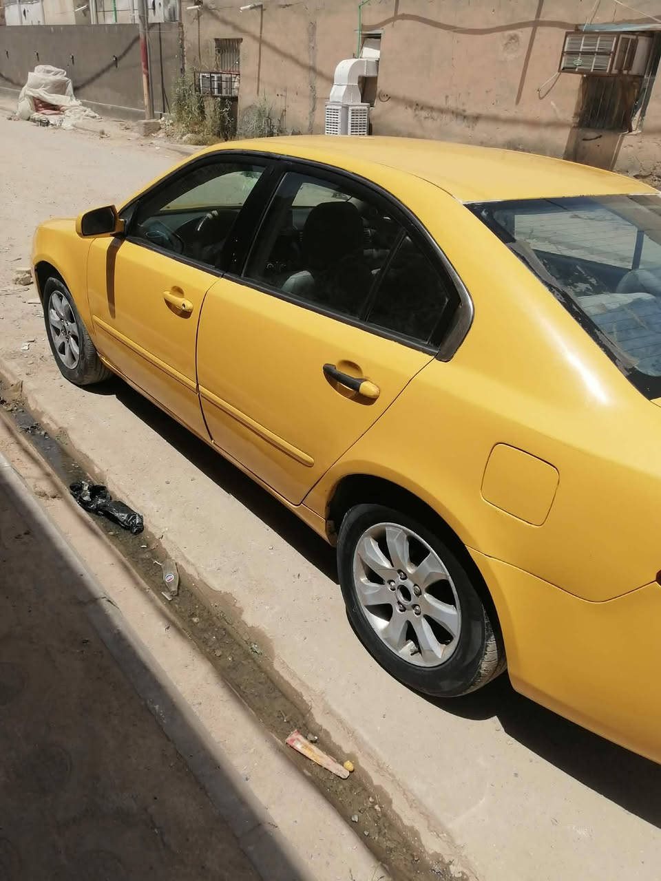 للبيع اوبتما مديل 2008 وارد امريكي
سيارة نضيفة خير من الله مال جناي بسمي رقم نجف 
بيهة ضربة بلتكمة الخلفية وبيهة لحيم مال تعمير سيارة مابيهة لا كص قمارة ولا كص حاملغ مكينة خير من الله لاتنقيص ولاتبخير گير بي ضعف بس شغال 
حدادية 80بل100تبريد نقص كمريسر السعر 73 بيه. مجال قليل لتفاوض   تفاصيل كلهة مذكورة شراي اتصل موشراي اعبرالمنشور***********
