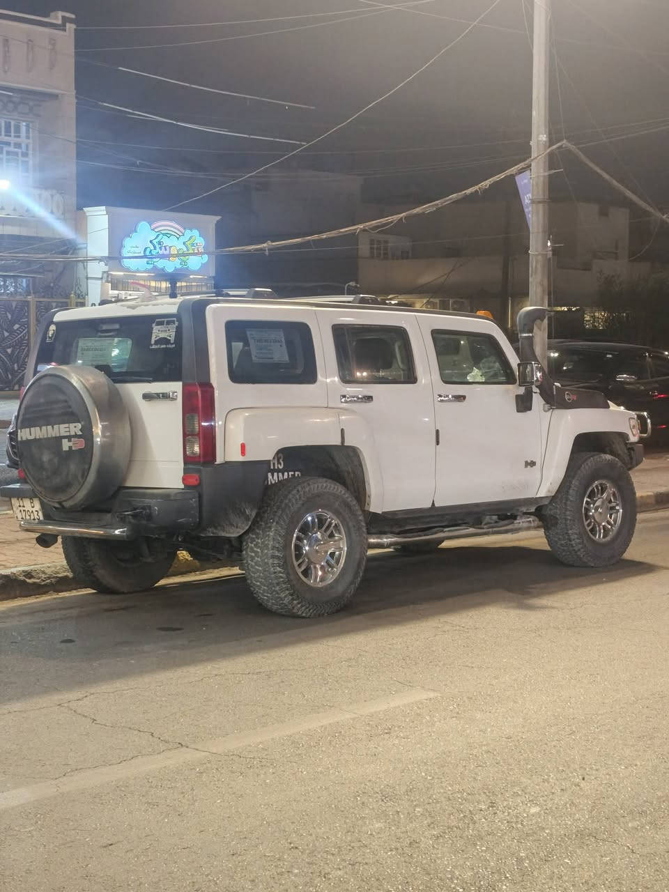 السلام عليكم.. همر موديل. ٢٠٠٩  وارد خليجي. رقم بغداد  انكليزي سياره كامله مكمله ما تصرف عليها دينار واحد . سياره جديده  وسونارها وياها مثل ما موضح بالصور.. وانتو بعد تعرفون  مواصفات الهمر الخليجي. ما يحتاج اشرح. رايدها ب 120.. السوك كلشي بي حتى ب٧٥ ورقه  تلگه  بس راكضه وتركضك وياها. هاي السياره العندي جديده  وما بيها اي نقص وكلشي بسعره كهربائيات كلها شغاله ماكو دگمه بيها ما تشتغل تبريد ثلج بعز الصيف الحماووه  صفر  جوه النص بخط. مكان السياره بغداد  للاستفسار اكثر  اتصل على الرقم ***********  اتصل وتشلع عيوني .
