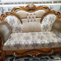 تخم ملكي • ١٠ مقاعد • الحريه