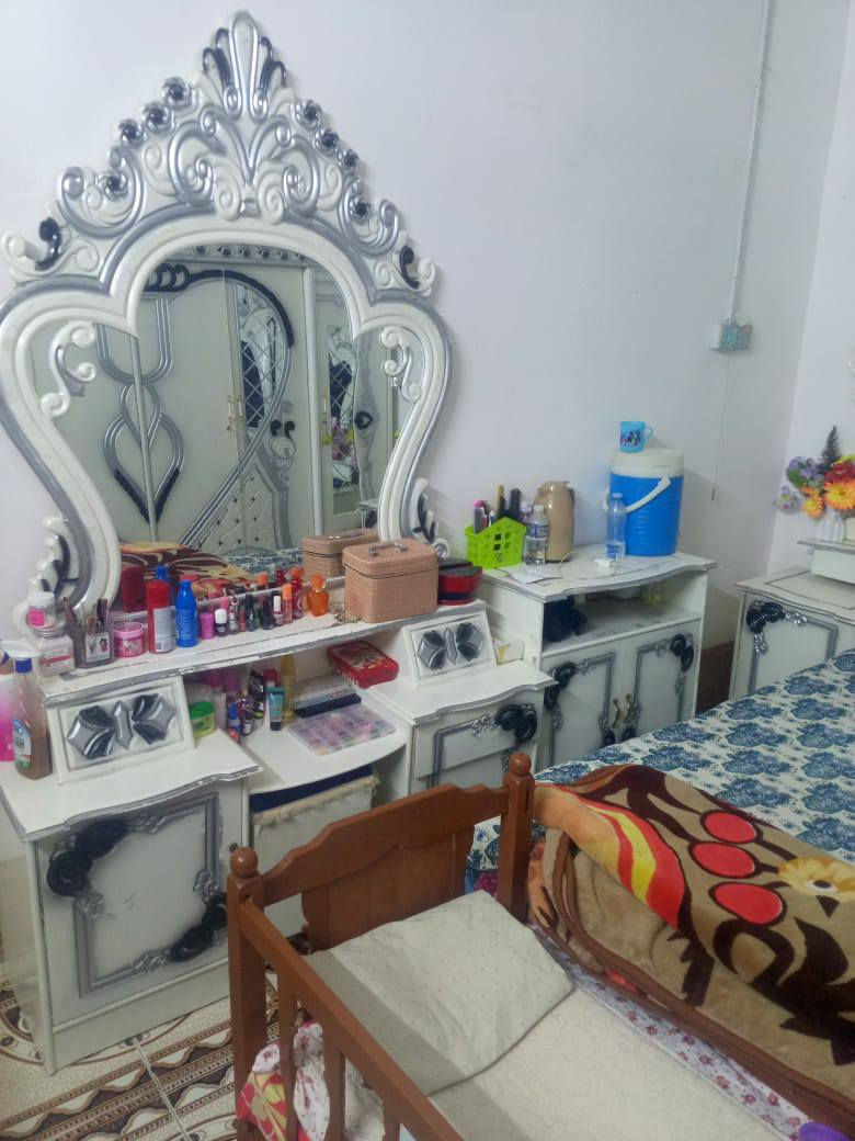 للبيع 750 وبيها مجال
واتساب ***********
