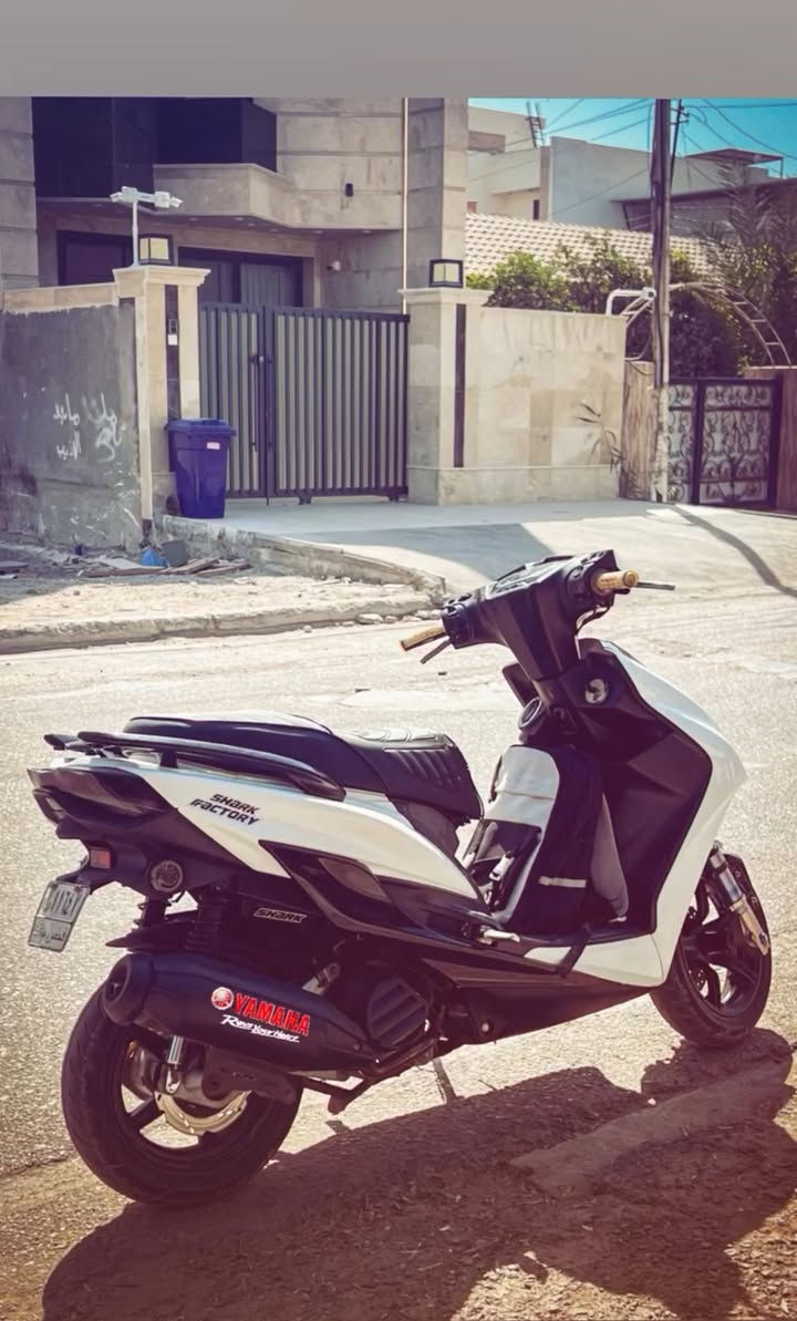 سكنس جيل خامس موديل 2020
سلام عليكم شباب سكنس جيل خامس 
رايدهة مراوس باي دراجة مزودة ما اريد بلادي 

الدراجة كور بلاادي مكينة 58.5
عليهة كلجات امامي خلفي رياضي اصليات وبيهة كفر رقم شاصي سمائي وبراغي كاعيات سمائي وصدر امامي اصلي GJMS وعليهة صالنصة اصلية مال جيل خامس وبيهة يدات بريك رياضي ويدات بانزين رياضي مالوسي اصليات وبيهة سستم سماعات بلجنطة شغال وصوتة يخبل   
وعليهة ادامة كاملة من كلجات من منضومة مال بانزين من دهن كلة مسويلة ادامة الدراجة حيل حلوة شوفت عينكم مكاني بغداد وهذا رقمي للتواصل ***********
