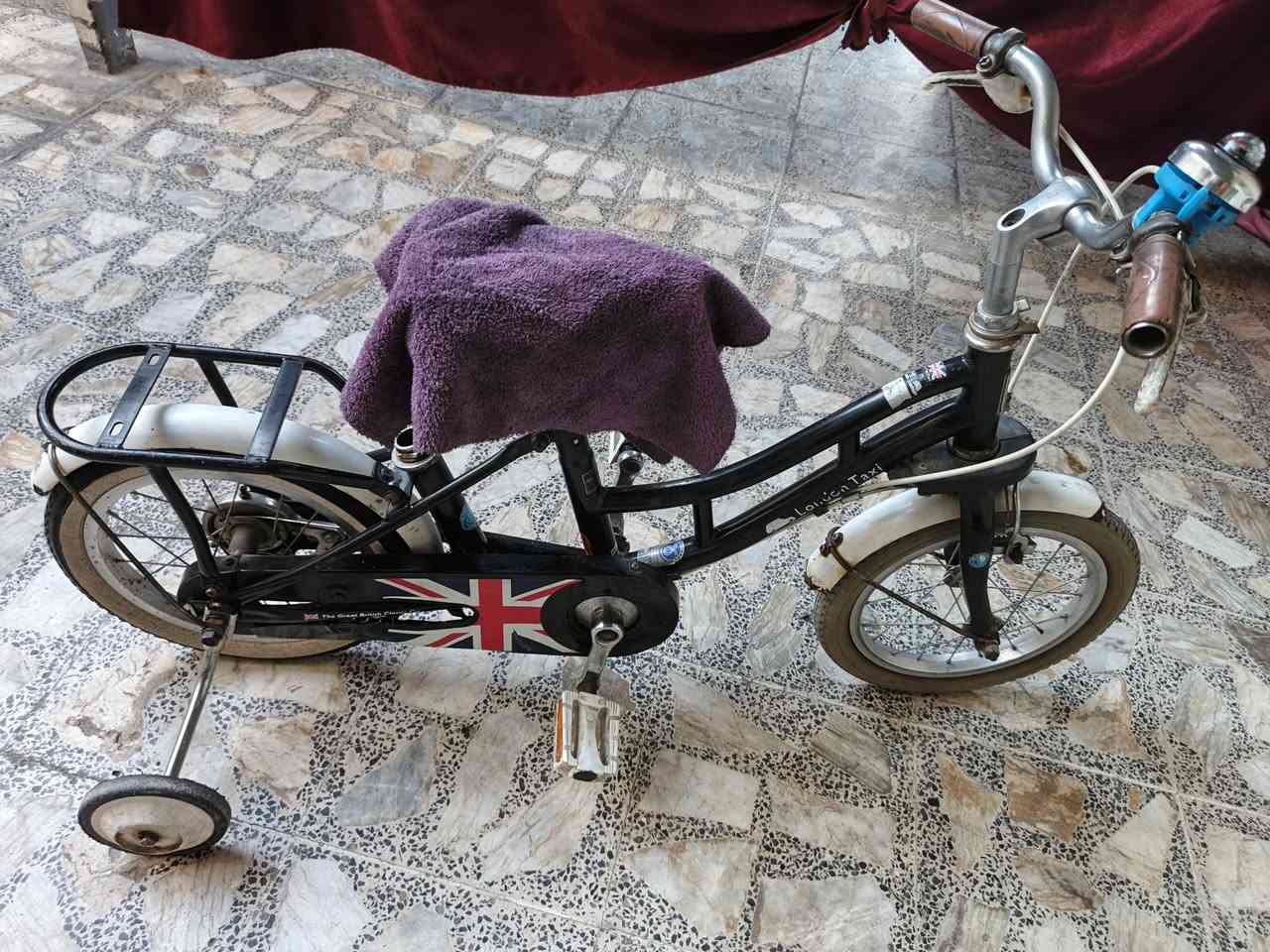 بايسكل حجم ١٤ حديد ثقيل للبيع
السعر ٣٥ الف 
‏‪***********‬‏
البلديات
