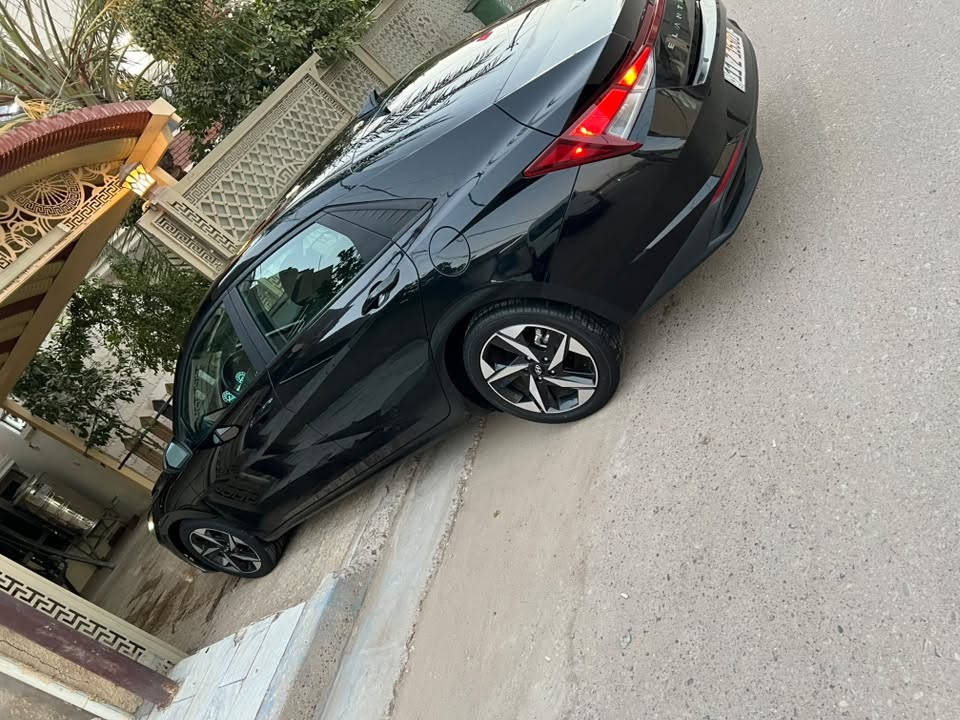 من رخصت مدير لكروب المحترم شباب السلام عليكم النتره 23 وارد امريكي كلها ليبل واحد قطره صبغ مابيها فقط بيها من امريكا قبق صندوك ومبدل نفس الون  بدون ايرباك وبيها تقرير كار فكس وصور حادث السياره فول عدا الفتحه والجلد بصمه تشتغيل بصمه ابواب بصمه صندوك ترحيب تشغيل عن بعد شاشه متصله كبيره اناره محيطيه 3 وظعيات قياده تحكم ستيرن فول شاحن لاسلكي هند بريك بصمه ويل 17 تحيدر مسار رادار امامي خلفي جانبي كامره دواره مانع انحدار قياده ذاتيه تبريد بيانو ثلج وبعد بيها مواصفات ماشيه 27 الف السياره مال بيت واستخداك شخصي السياره كلها ع وظع الشركه برغي ممبدل بيها جديده كلش وبيها رصعه بسيطه بلقماره مال تحميل ومسويها بي دي ار السعر 140 وبيها مجال واي استفسار رقمي *********** مكاني بغداد
