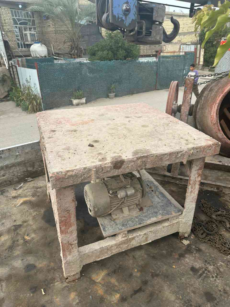 السلام عليكم خباطة سمنت وهزاز مال قالب شغالات السعر ٦٠٠ الف العنوان الكاظمية رقم الهاتف***********
@
