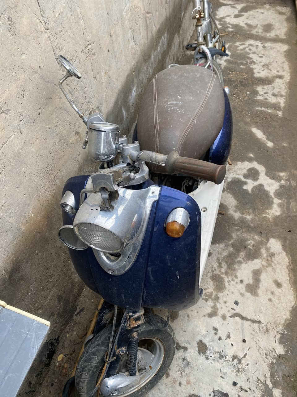 سلام عليكم دراجه عبد الحليم للبيع الدراجه جانت تشتغل  بس متروكه   مكانها التاجي يم الجسر الدوار  السعر 75 راسلني


**إذا كنت صاحب هذا الإعلان وتريد حذفه لأي سبب، رجاءا أرسل رسالة إلى الدعم الفني**