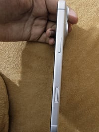 ايفون 17 برو ماكس esim لون سلڤر   حالة ممتازة   دورات الشحن 23   كارتو...