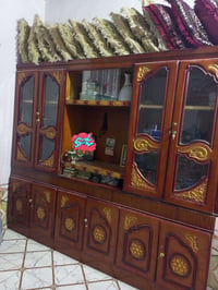 معرض نظيف للبيع سعره 150وبي مجال للشراي 07825491175