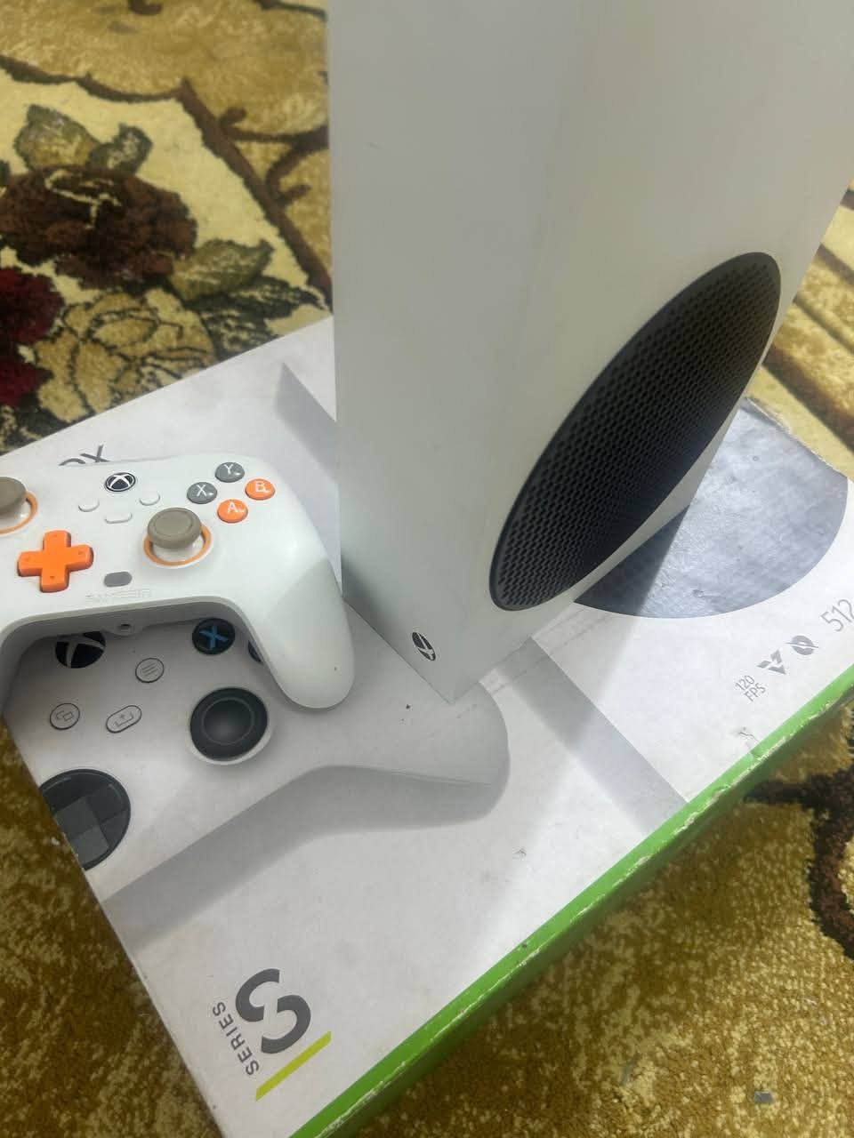🎮 للبيع | Xbox Series S 512GB
نسخه (2022)
الجهاز نظيف جدًا (مفتوح تنضيف)

استخدام شخصي ويشتغل 100% بدون أي مشاكل.
‎

يجي وياه:

🎮 جوستيك واحد + مشتري Gta وحدهه ب 20 

📦 الكرتون الأصلي.

🔌 جميع الأسلاك الأصلية.

💰 السعر:375 ألف دينار  وبي مجال للشراي 

رقمي بي واتساب وهم اتصال ***********.
للعلم لا يوجد توصيل مكاني بغداد الحريه

