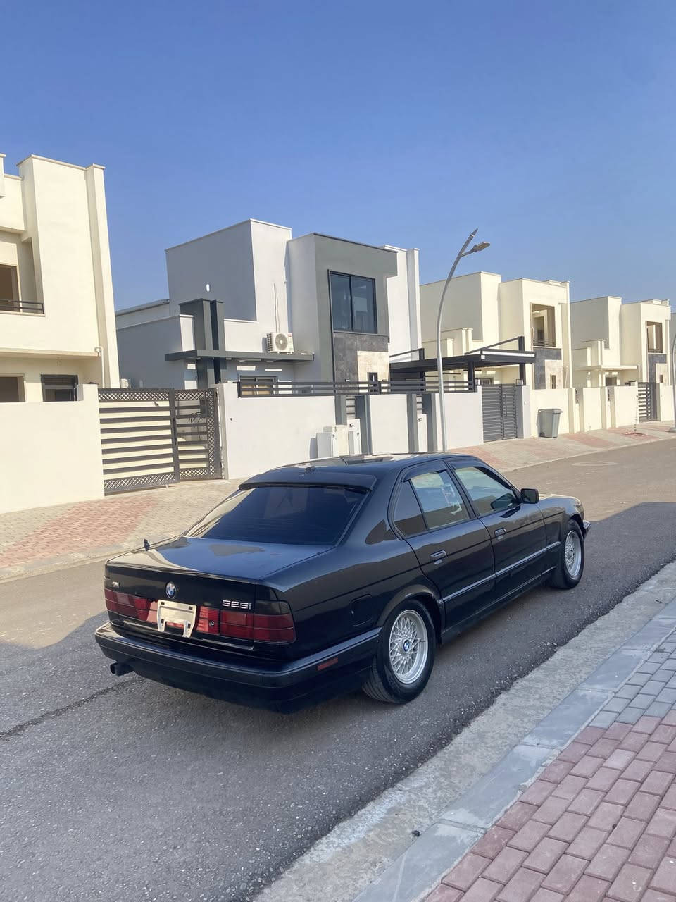 السلام عليكم الحلال للبيع 525
رقم نينوى الدولي تحويل ثاني يوم 

محرك كير شرط لاتنقيص ولاتبخير 
دبل ايرباك 
تخم تايرات وتخم ويل جديد 
صدر امامي خلفي جديد 
كير عادي طيران ارضي 
كشنات جلد 
شاشه كامراات 
منضومه زنون 
سنويه إلى 2029
هزه 2025
ترايك وين ميعجبك 
سنتر لك كامل حتى جنطه 
أربعه جام كهرباء 
كهربائياتها كلها شغاله
سستم سماعات ومضخم كامل ترج رج
تبريد تدفئه 
مكان السياره تكريت شراي اتصل ع رقم وتدلل***********
