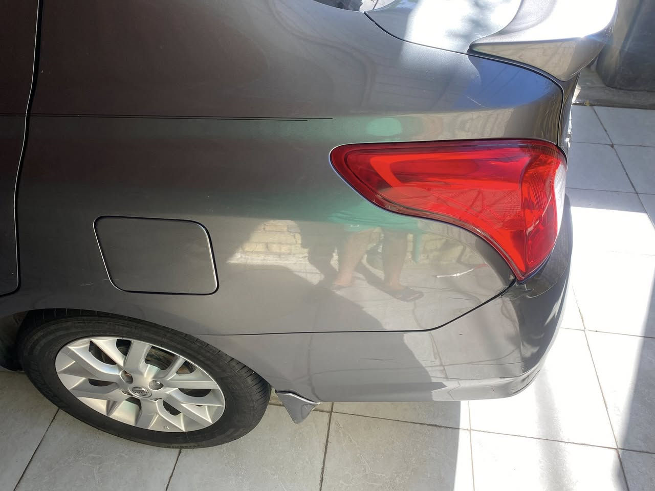 سلام عليكم نيسان فيرسا 2018
موصفات سبشل 

محرك كير تمام بلادي تخم تاير باتري جديد بيها صبغ جاملغ وبنيد ونص جاملغ ايمن تصليح الامارات. 

هنا بلعراق بيها طخة اباب الصدر واضحة بلصور

تبريد شغال سيارة خير من الله 

مراوس او بيع 
***********

السعر 86ومجال بسيط
