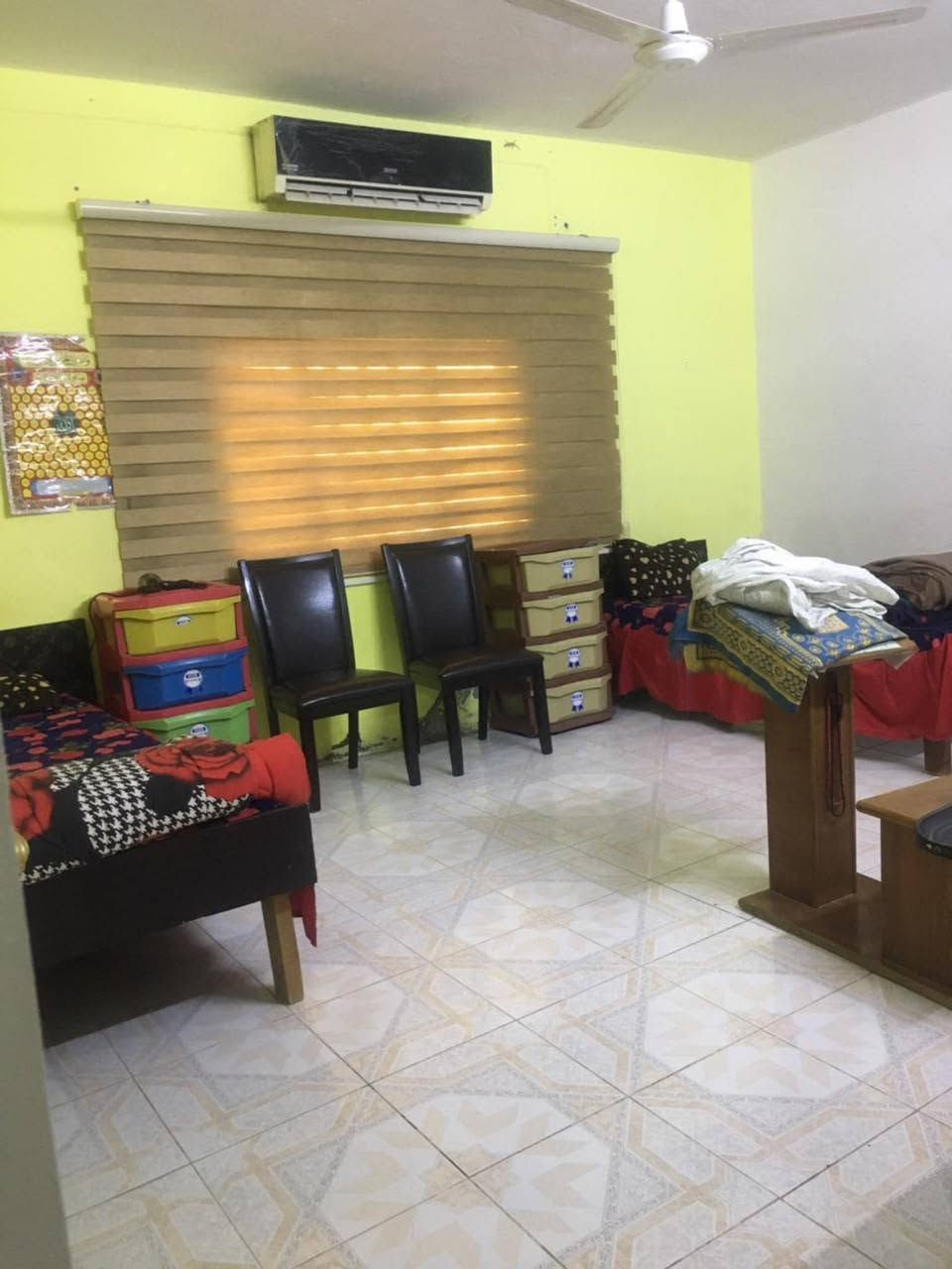 السلام عليكم
بيت للبيع ٢٠٠ متر مع ١٠٠ مفصوله كمضيف يصير مساحه كليه ٣٠٠ متر الموقع حي العسكري شارع ١١ بناء بلوك مع الصور مرفقه بالمنشور للاسفسار الاتصال***********
