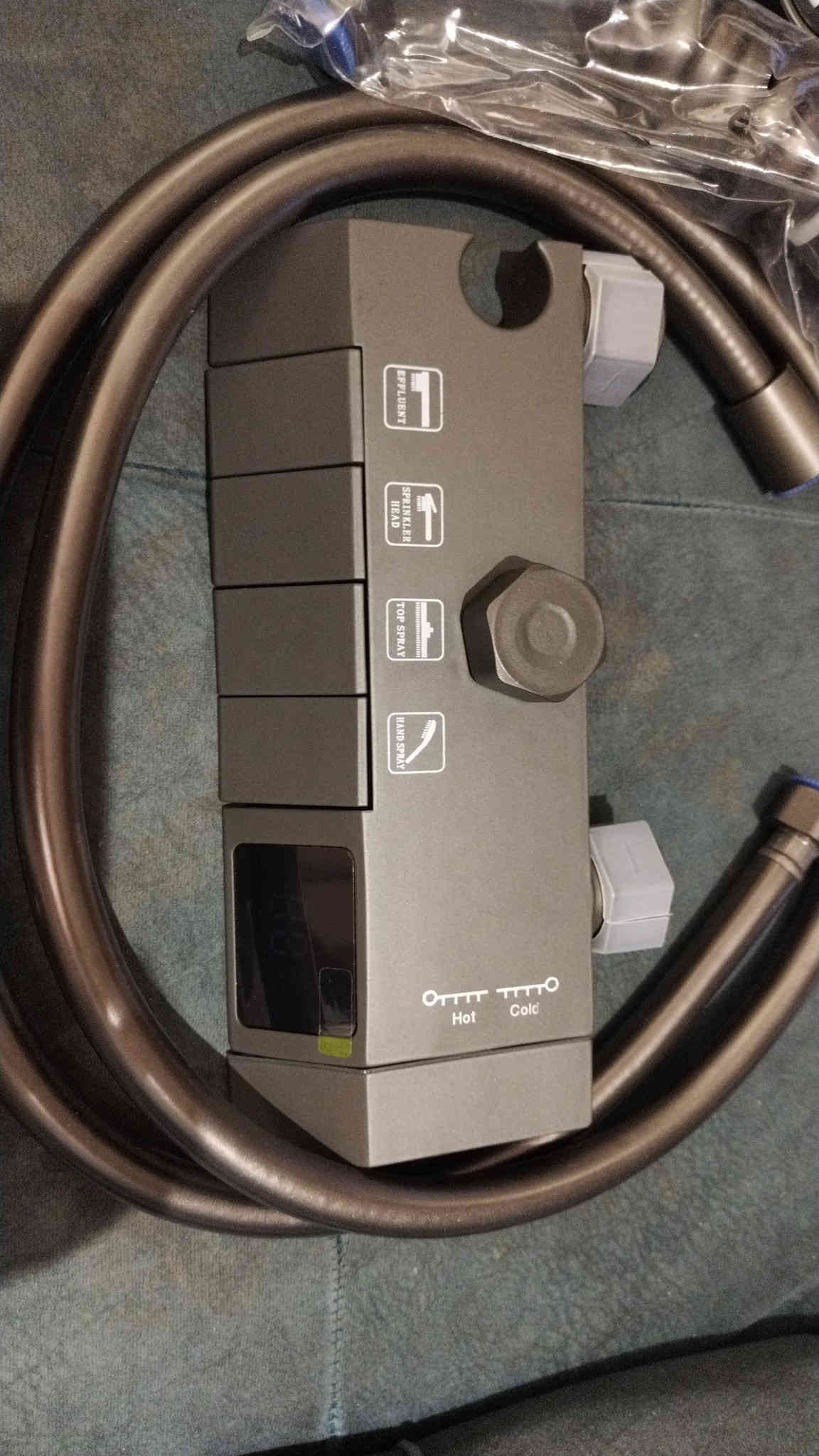 السلام عليكم عندي ذني الغراض للبيع جدد ممشدودات اصليات مال امزون العنوان بغداد لاستفسار ***********
