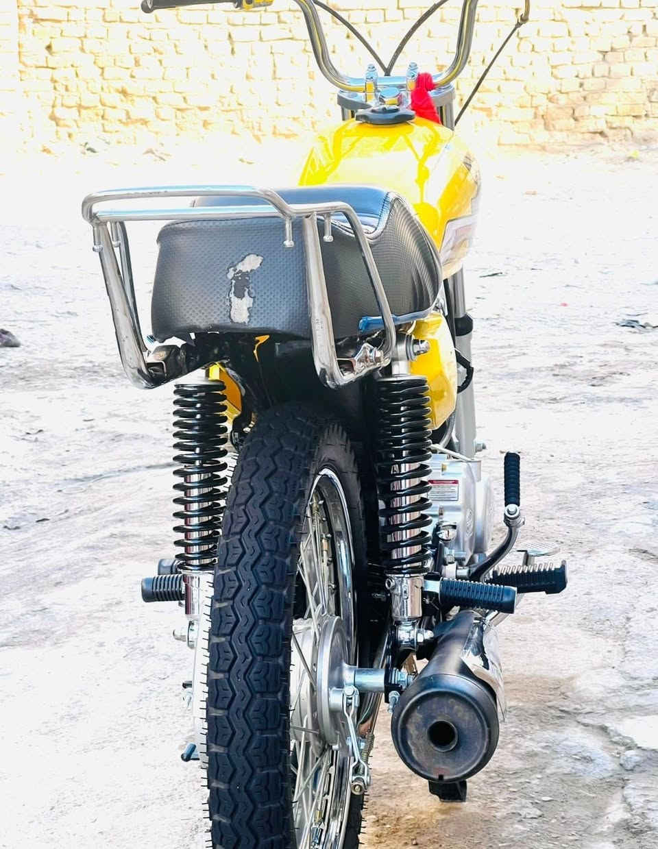 سلام ع دراجه نضافه فول أوراق سكنر لبيع مكاني حي رساله مكفوله من كلشي صالله شهر من معمره ونه مكلف بل نشر رقمي *********** سعر 800 بيه مجال حق جيه
