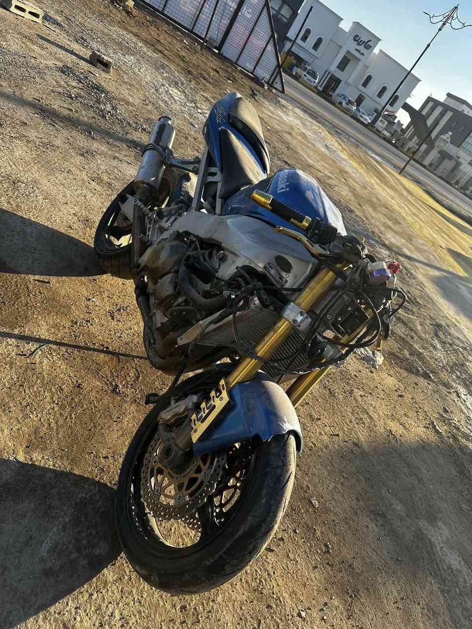 السلام عليكم  للبيع  كاوسكي 2004ع وضعه حادثه كفرات وموجودات كل غراضه دراجه شغاله  مكينته بلاديه وكلشي مابيه 
مكاني  بعقوبه تقاطع القدس
هاذا رقمي
***********
