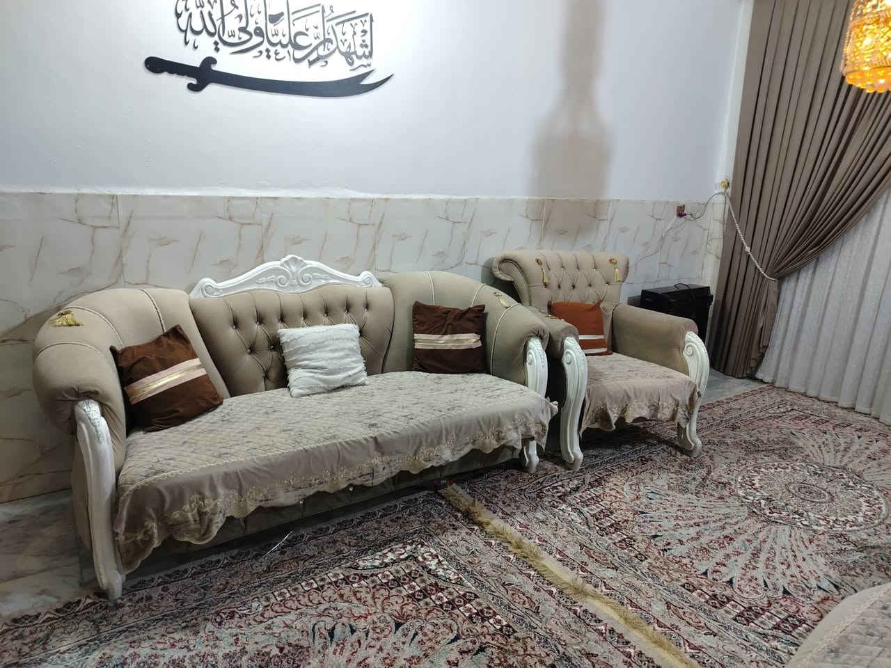 تخم عشر َ مقاعد للبيع  العنوان الامين الثانية للاستفسار الاتصال على الرقم ***********
