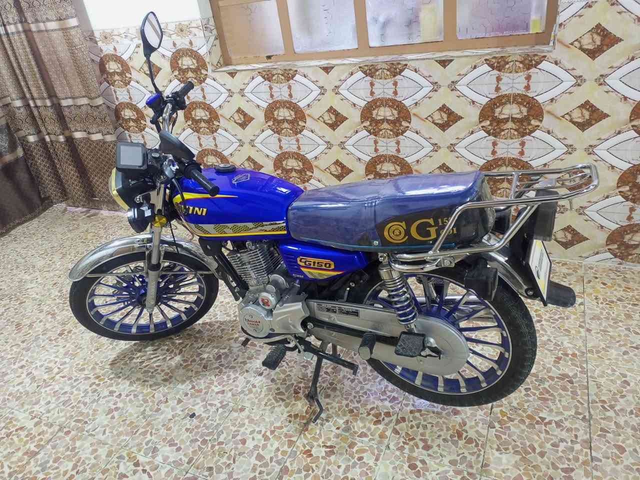 للبيع السعر 850 بي مجال بسيط***********
