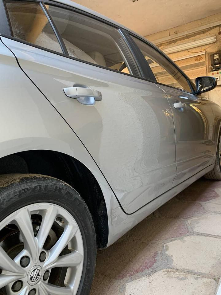 🚗 للبيع MG موديل 2024
📍 الموقع: البصرة  

- اللون: رصاصي  
- الممشى: 105 ألف  
- وارد: صيني  
- السيارة باسمي (رقم بصرة، تحويل ثاني)  

🔧 الحالة:  
- بيها دحجات  
- حدادية تحتاج شغل  
- تذب دهن من واشر كازكيت (تحتاج تصليح)  

💰 السعر: 90 (قابل للتفاوض للجادين)  

📞 للتواصل: ***********
