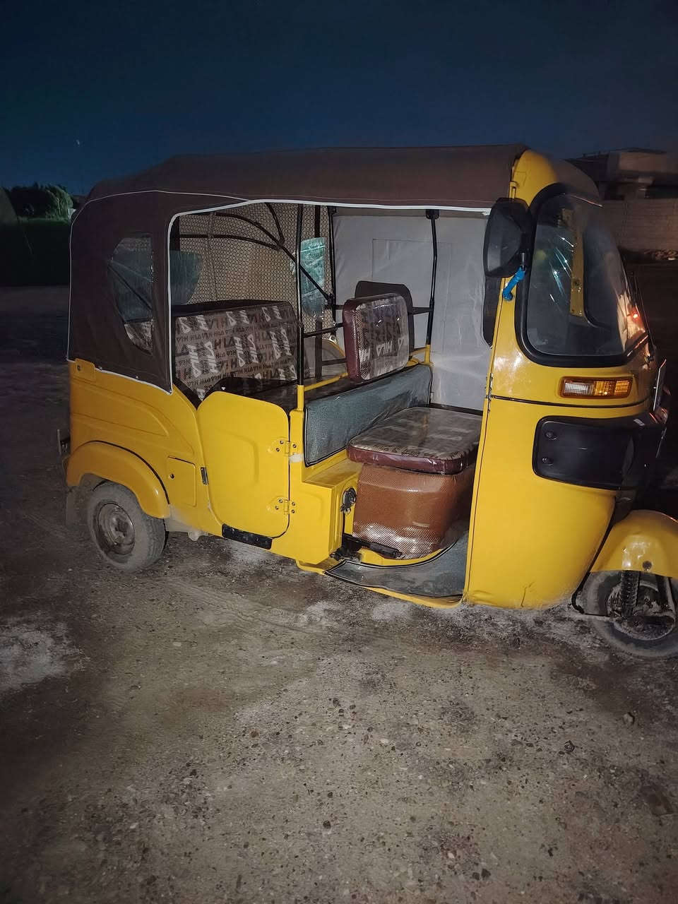 سلام عليكم تكتك موديل. 22 مصبوغه عام جماليه بدون معجون محرك لا تبخير ولا تنقيص تكتك مرتبه كلش مكان بغداد جسر الفرنسي السعر 7900 وبيها مجال ***********. متواجد واتساب وعل خط
