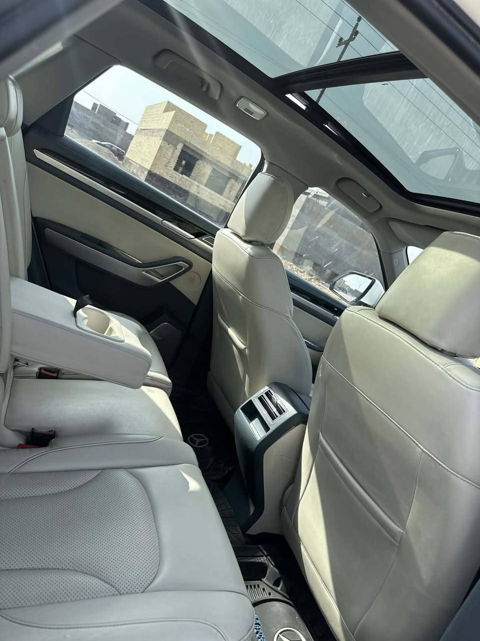 السلام عليكم دومي x72019 سبعه راكب بانوراما بصمه غرفه بيضه كير ماوس مري شفط جنطه كهرباء بصمه وبعد بيه مو اصفات مكينه 2000 كفاله عامه من كلشي والسونار بل منشور السعر 105وبيه مجال ***********
