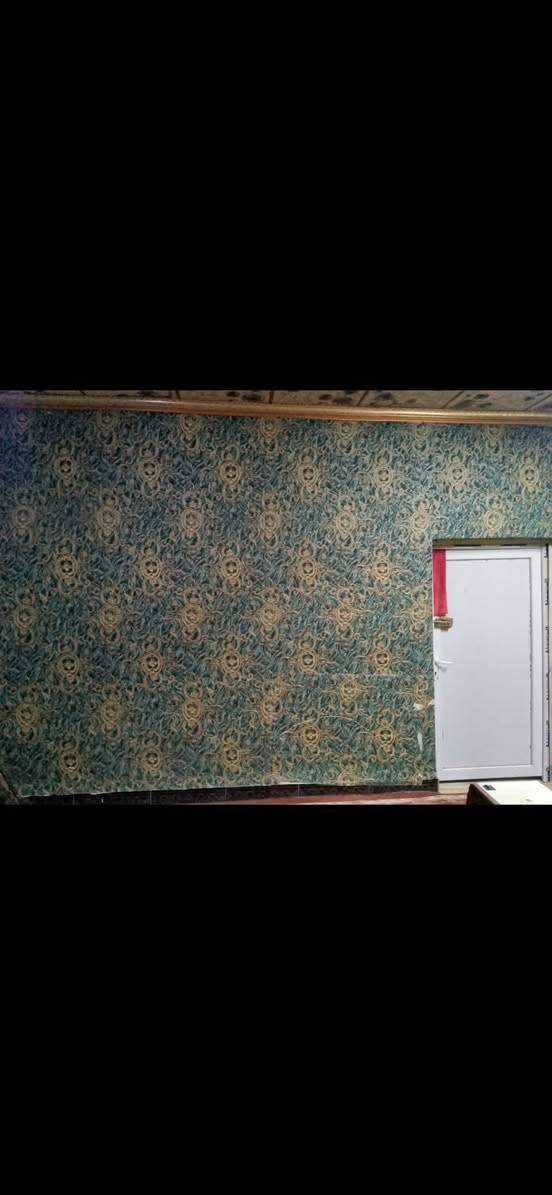 السلام عليكم 
 بيت للبيع 
مساحة الأرض 350 متر 
يتكون من ثلاث غرف ثنين كاملات وحده قيد الأنشاء 
+ ربعه هول مطبخ مجمع صحيات داخل و خارج 
البيت كلو سيراميك و سقوف حديثة 
سند رسمي 

الموقع الشرقاط بعاجه قرب المثلث 

السعر 43 وبي مجال 
للأستفسار اكثر اتصل على ***********
