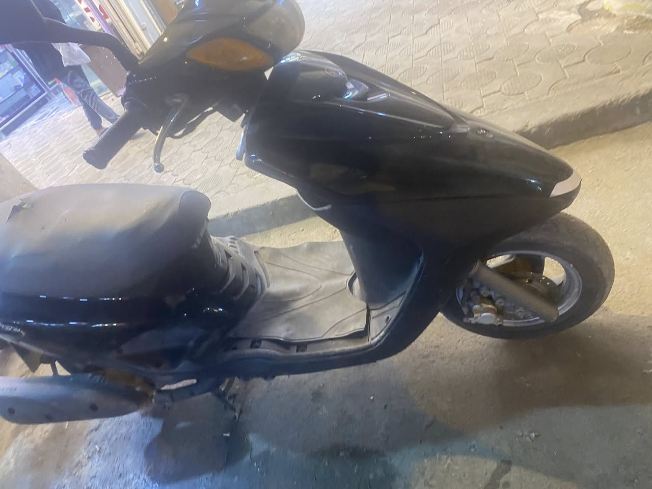 للبيع اكزز

مكاني بغداد باب المعظم 

رقم ***********

السعر 900الف
