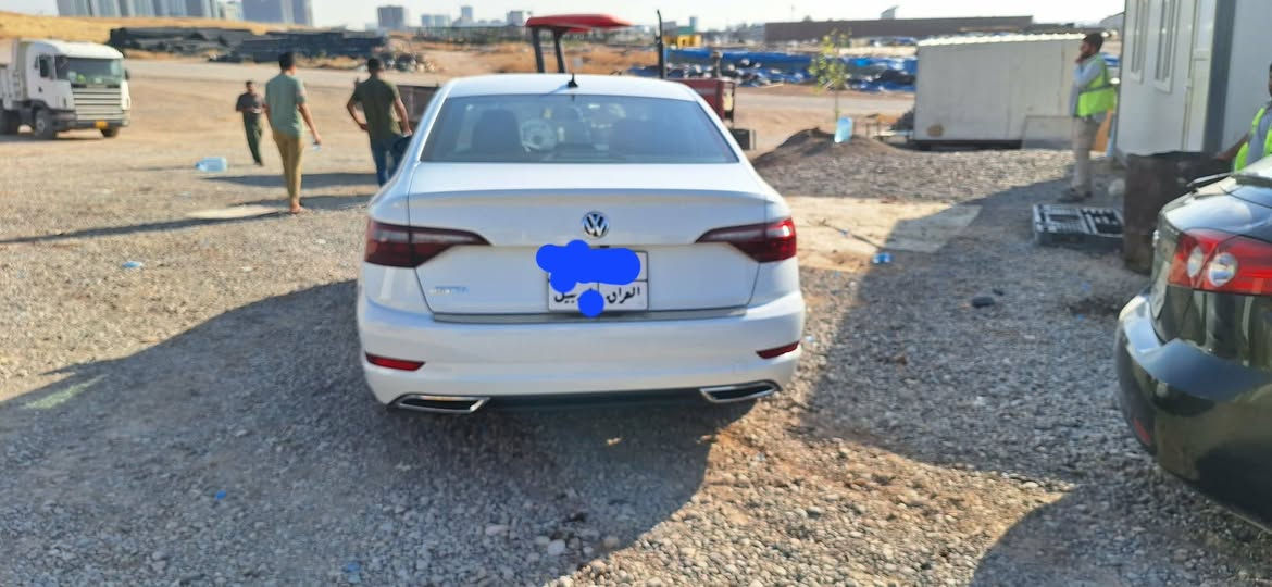 jetta R line 2021
جيتة ئارلاين 
مؤدئل ٢٠٢١
گئر حادي 
فولفولة
(٥٠)هةزار رؤيشتية
بةس بؤنيتي سبوخة 
لايت بيلادي 
بةردةگزؤز بيلادي 
بئ داخيلي 
بئ بةرةشوت 
هةموو قالبي بةشةرتة
هةرچوار گوشين هيتةر 
سوكان هيتةر 
برئك بةسمة 
گوشين جلد
يةدة بةسمة
پانؤراما 
تةحديل سورحة 
كامئرايي دواوة 
رادار پئشي
رادار پشتي 
رادار ئاوئنة أربيل, العراق


**إذا كنت صاحب هذا الإعلان وتريد حذفه لأي سبب، رجاءا أرسل رسالة إلى الدعم الفني**