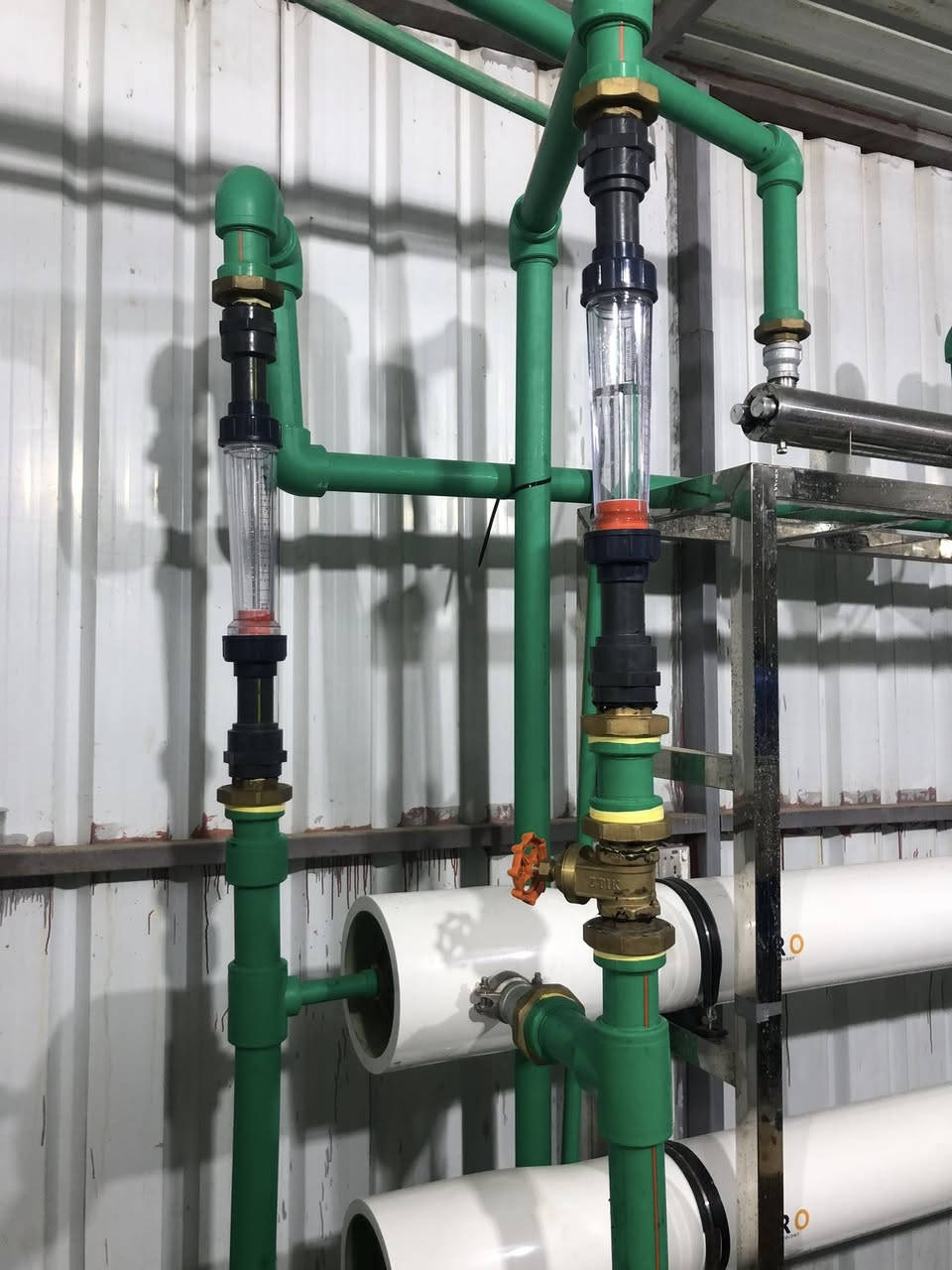 محطه مياه Ro سعه الانتاج 4 الف لتر ب الساعه مع خزان Ro عدد 1 ابو العشره الاف +خزان عدد 2 المالح ابو العشره المحطه جديده مصار اسبوع من شديتها ***********
