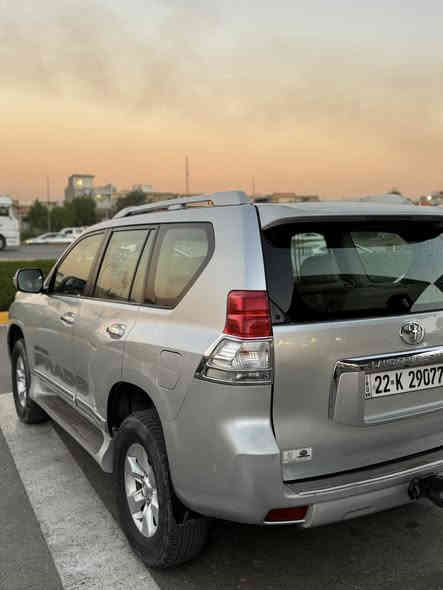 السلام عليكم 
برادو للبيع 2010 مكفولة كفاله عامة سبير دفن لون رصاصي رقم اربيل باسمي كشنات جلد شاشة كبيرة 3 قطع تبريد تحكم ستيرن داخل بيجي السعر 208 
للاستفسار :
***********
