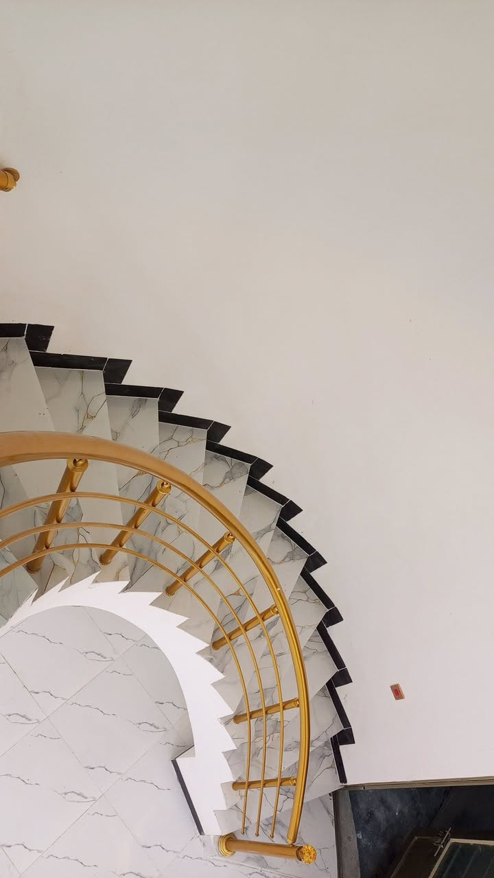 ⚫يوجد مشتمل للبيع سعر نقد 🏠🏠
🌍الموقع دوانم المعمل
⚪المساحة 150م 
🟢 اربع غرف شغل  ممتاز موقع ممتاز خلف المكاتب تحويل
🟠صالة ديوانية مطبخ صحيات مناور اثنين 
🔵قاطين عرض الشارع 12 م 
بعد صفر محد ساكن بي / للإستفسار اكثرالاتصال الرقم (***********  )
او مراسلة الصفحة
