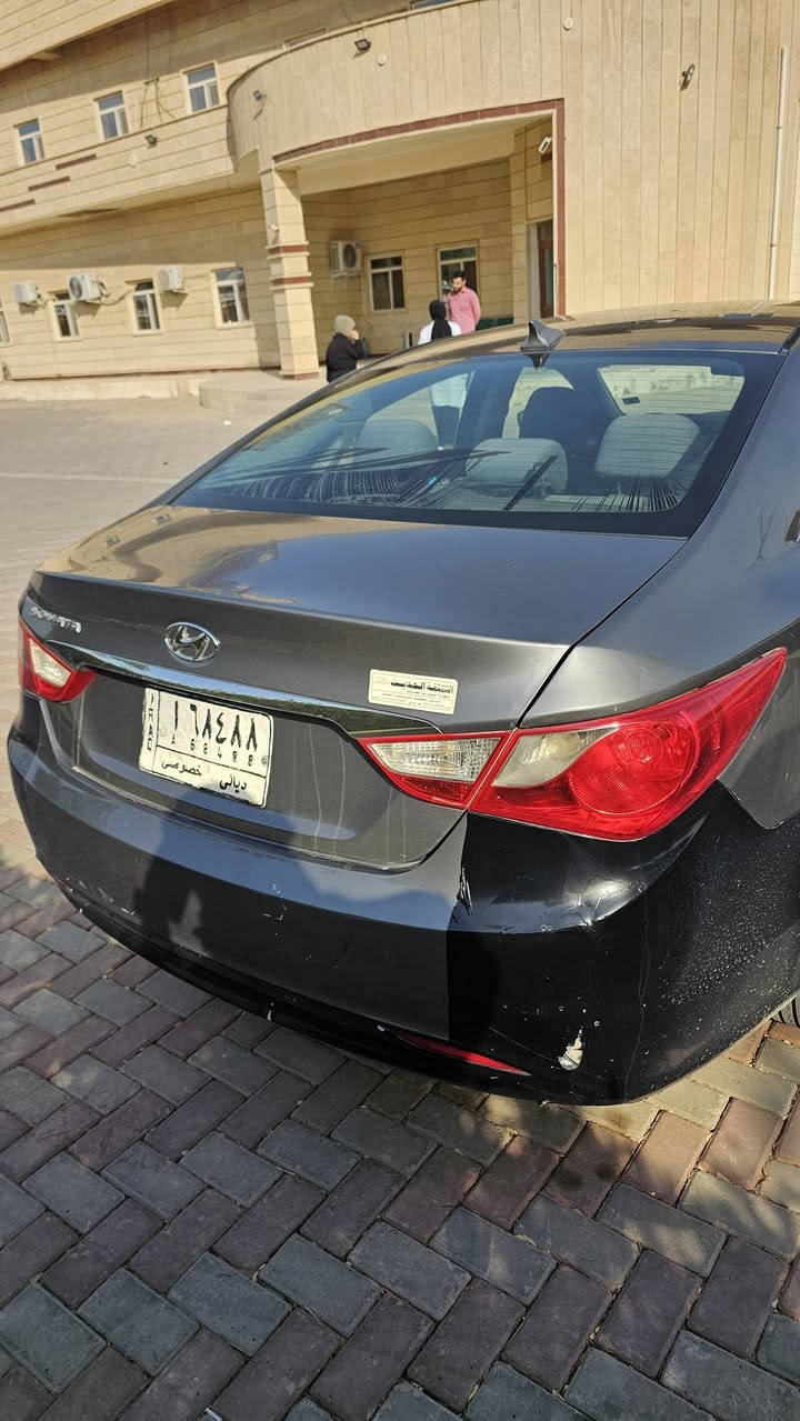 سلام عليكم
سوناتا موديل 2013
رقم ديالى الماني مشروع وطني 
وارد امريكي
محرك 2400  GDI
لا تنقيص ولا تبخير
كير 6 نمر مكفول 
لون فيلي
ضررها من امريكا قطعة وحدة الجاملغ الخلفي اليمين
وبالعراق صار بيها ثلاث قطع صبغ
بالصفحة الثانية بسبب شخط ستوته فقط
لا دواخل ولا شاصي مكفول
(والسونار موجود بالصور) 
السيارة خير من الله نشطه ووحلوه وكاعده
ما بيها نواقص
#السعر_98 قابل للتفاوض
للأستفسار اكثر الاتصال على الرقم
***********
مكان السيارة صلاح الدين / تكريت
