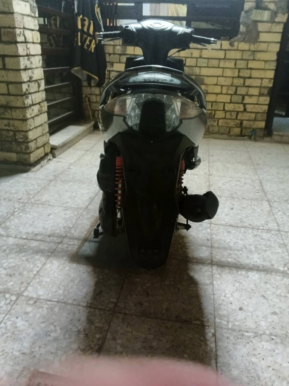 السلام عليكم دراجه كامكو نضيفه برغي ما مفتوح  السعر 400 بيه مجال مكاني بغداد رقم *********** بس واتساب
