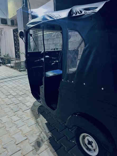 سلام عليكم. موديل ٢٠١٦ تعمير عام صبغ وخيسات. وكلشي لسعر ٢٨٠٠ وبيهة مجال بسيط حق جية تصال فقط 
 كربلاء ***********
