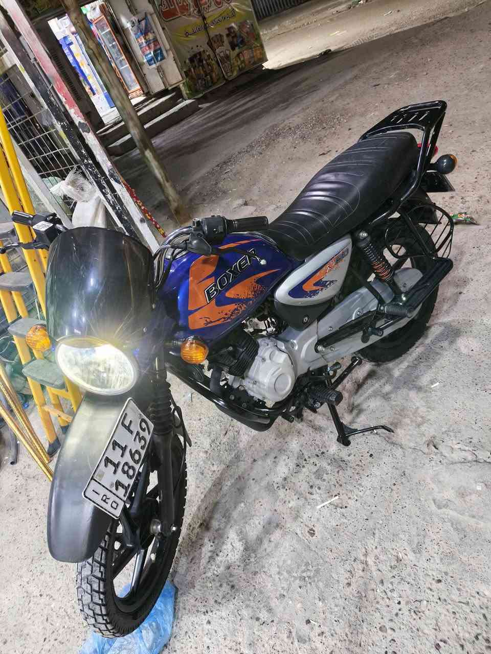 بوكسر مديل 2023 طالعه بل2024 مرقمه بغداد انكليزي تحويل ثاني يوم دراجه  كفاله عامه بحالت لوكاله ومامفتوح بيه برغي احله واجدد منل صور ماشيه 10الف دراجه انطي بيه ظمان سبوع ايشي بيه ترجع للبيع السعر مليونين2800 وبيه مجال بسيط مكاني شعب ***********
