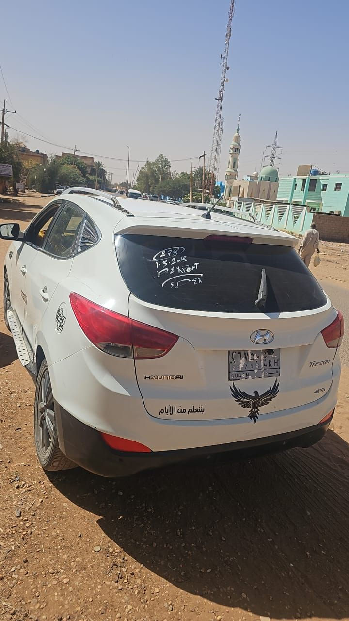 توسان 2012 
كوري أصلي
العربيه فتحت سقف بانوراما 
بصمة برة جوة فل اوبشن دفع رباعي
مكنة جربوكس صالون فل 
سعر فرقه 
مطلوب 48قابل للتفاوض المعقول
عمولة العرض 500 الف من مشتري 
مكان المعاينه أمدرمان الثورة 
التواصل واتساب 0962071224 مكالمات: 0996190505


**إذا كنت صاحب هذا الإعلان وتريد حذفه لأي سبب، رجاءا أرسل رسالة إلى الدعم الفني**