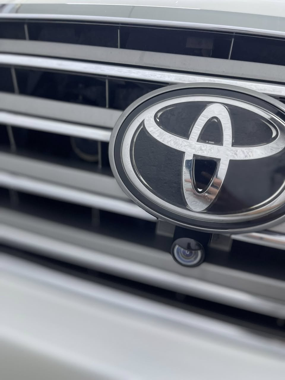 السلام عليكم لندكروز للبيع 2015رقم الجديد اربيلي تفاصيل السياره VXRمواصفات لكزز 5.7ماشيه 114k.mمكفوله كفاله عامه عنوان السياره العماره سعرها 450للسفسار ***********.
