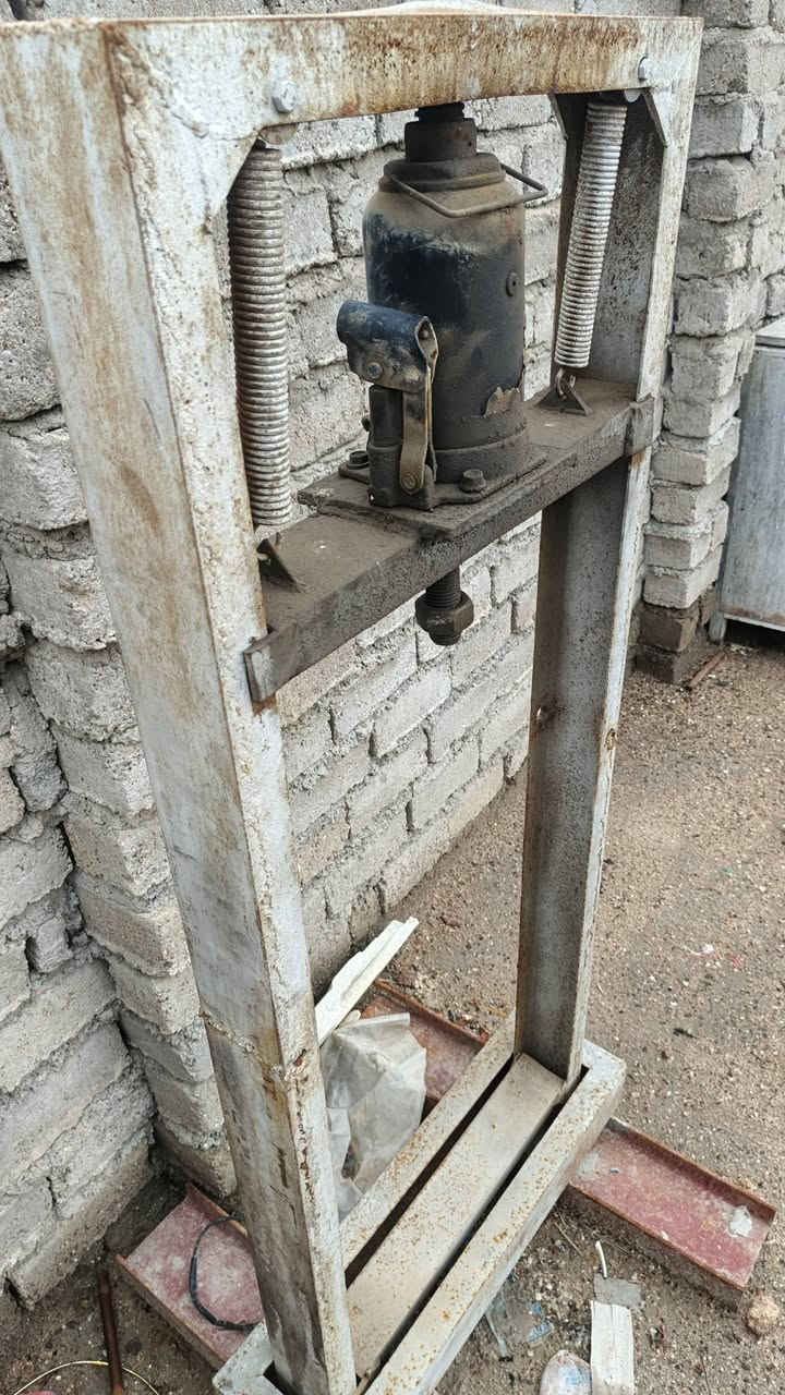 بريس كبس  للبيع تفصال سعر 150 مجال بصيط مكاني بصره كرمه رقم. الهاتف (***********)
