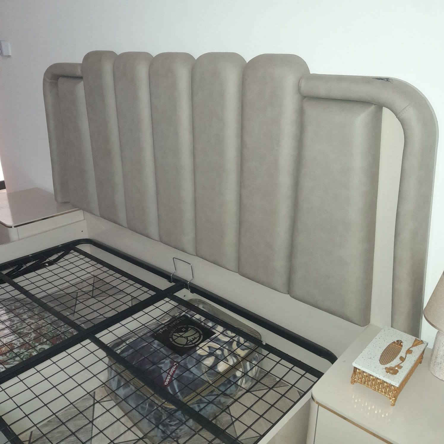 #غرفه نوم للبيع 
#غرفه مستعمله شي بسيط 
#سعرها مليون و250 الف قفل 
#مكلف #بالنشر 
للاستفسار الاتصال على الارقام التاليه
***********
*********** #واتساب
