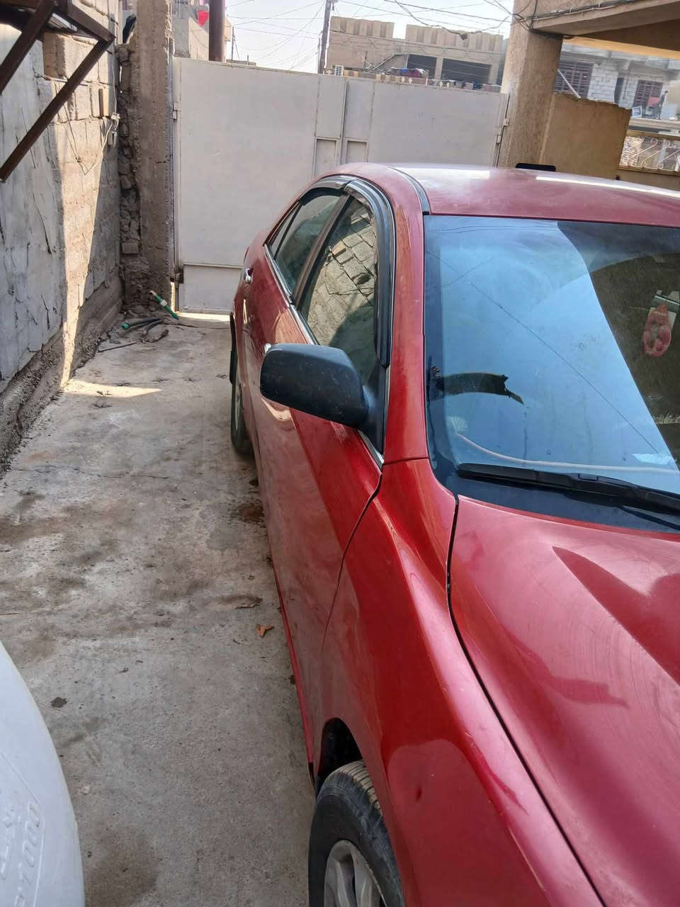 السلام عليكم كامري 2009
وارد امريكي ماشيه ١٨٢ حقيقي
السياره حادثها باب خلف سايق بيها كم قطعه صبغ اقل لحزام بسبب الجراد  وبقية السياره حلوه شاشه تحكم ستيرن تايرات جدد صدرها كلش حلو شديتلها كير حاويه مكانها ديالى الخالص
***********
السعر ٩٨ بيها مجال قليل
