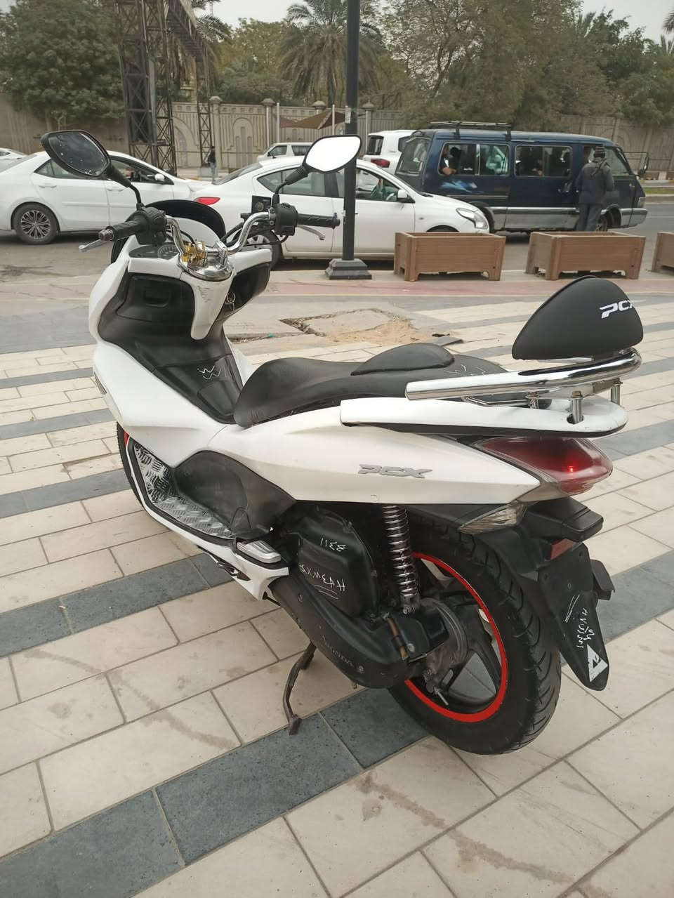 للبيع دراجه pcx ياباني الاصلي نوزل خطين ستان كهربائي حساس ازدحام دراجه جديده  حساس شلعه معدل خير من الله دراجه تتعب تكول جديده مال جناي  مكان بغداد الكرخ السعر مليون و350وبيهه مجال والاستفسار  ***********
